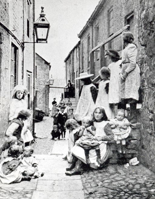 Victorian Houses and Where the Rich and Poor Victorian Children Lived