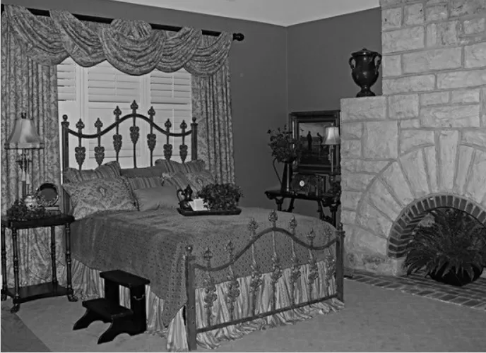 Rich Victorian Houses Bedroom1