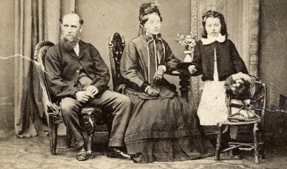 Victorian-era hairstyles for women